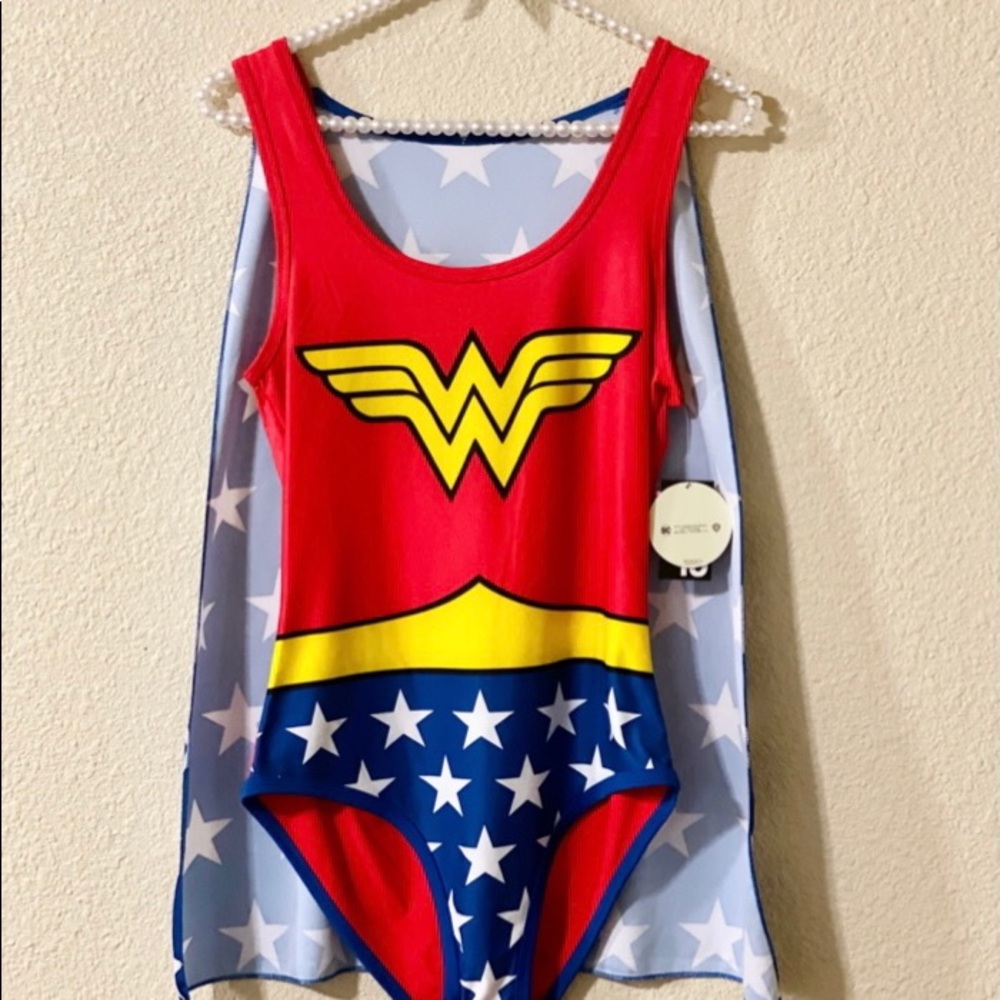 COPY - WONDER WOMAN BODY SUIT WITH DETACHABLE CAPE